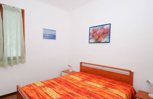 Lignano Pineta House | Stunning villa for 6 guests with A/C, TV, terrace, pets allowed and parking