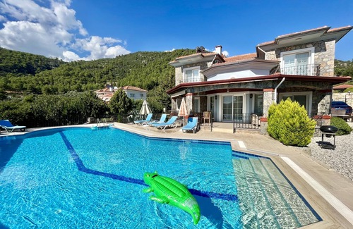 Fethiye Villa | Stunning Villa Sana Perfect Condition, Private 100 m³ Pool & 1000m2 Garden WIFI