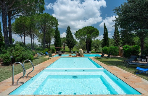 Grosseto Villa | Stunning villa with A/C, hot tub, private pool, WIFI, sauna, terrace, panoramic view and parking