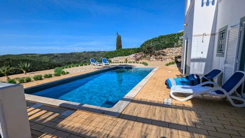 Vila do Bispo Villa | Stunning Villa with Pool & View near beach
