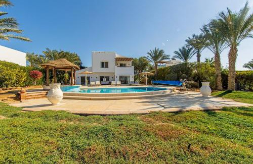 El Gouna Villa | Stunning villa with private heatable pool