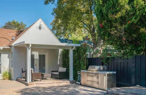 Valley Village House | STUNNING villa with heated pool in Valley Village