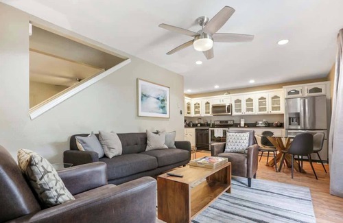 Visalia House | Stunning Visalia Home W Game Room