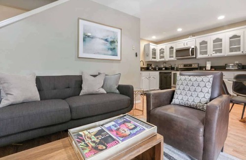 Visalia House | Stunning Visalia Home W Game Room