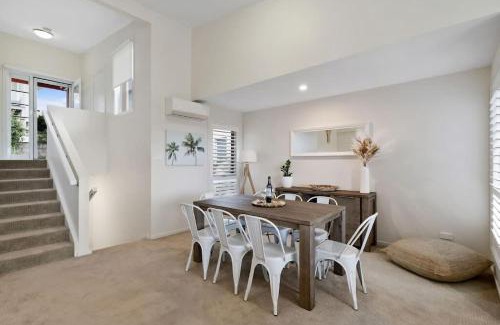 Batemans Bay House | Stunning water view Home moments from town