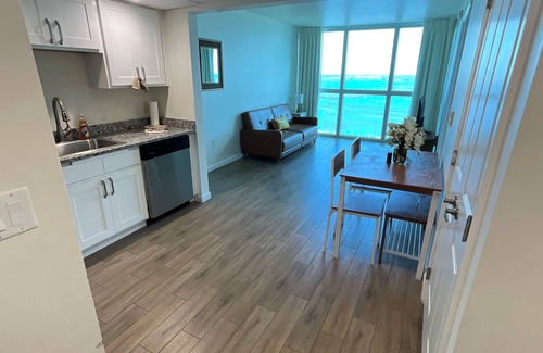 Fort Myers Apartment | Stunning Water View Suite