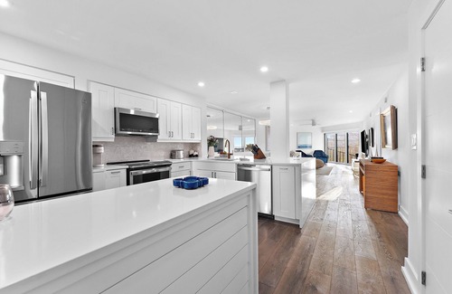 Bradenton Condo | Stunning Waterfront 2-bedroom condo with AC, WiFi on the Riverwalk in Bradenton