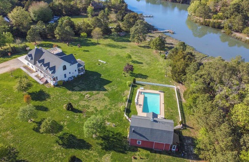 Cambridge House | Stunning Waterfront Eastern Shore Home,Pool & Hot Tub,15 Acres,15%off 7day stay