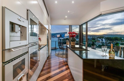 West End Apartment | Stunning Waterfront Penthouse | 3 or 4 Bedrooms