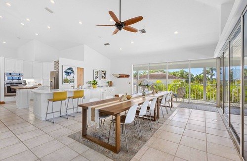 Bayshore Gardens House | Stunning waterfront retreat w/panoramic view, spectacular sunsets & Heated pool