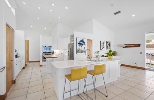 Bayshore Gardens House | Stunning waterfront retreat w/panoramic view, spectacular sunsets & Heated pool