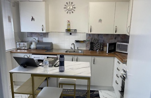 New Cross Apartment | Stunning Welcoming Cosy Apartment in London