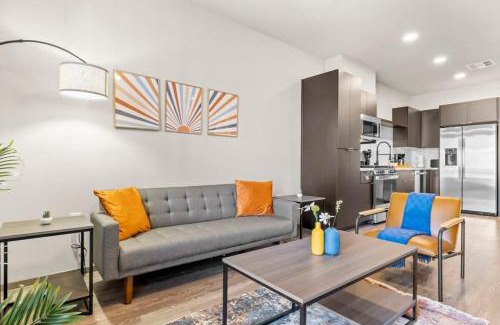 Glendale Sports and Entertainment District Apartment | Stunning Westgate CozySuites by stadium with pool 4