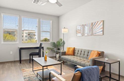 Glendale Sports and Entertainment District Apartment | Stunning Westgate CozySuites by stadium with pool 9