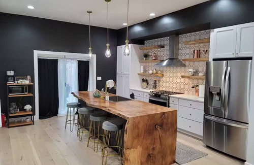 Northwest Philadelphia House | Stunningly Designed Residential with 2 Fireplaces