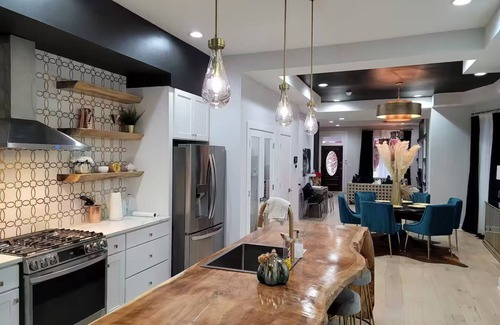 Northwest Philadelphia House | Stunningly Designed Residential with 2 Fireplaces