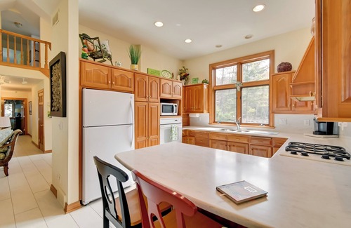 Sturgeon Bay House | Sturgeon Bay Hideaway w/Direct Water Access!
