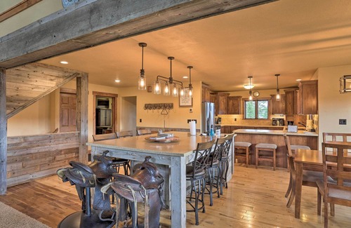 Sturgis House | Sturgis Home w/Private Hot Tub: Golf & Hike!