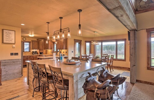 Sturgis House | Sturgis Home w/Private Hot Tub: Golf & Hike!