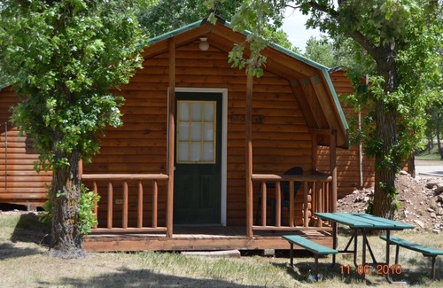Sturgis Cabin | Sturgis SD Cabin with Queen Bed. In the Heart of the Blackhills, close to Deadwood and Mt. Rushmore