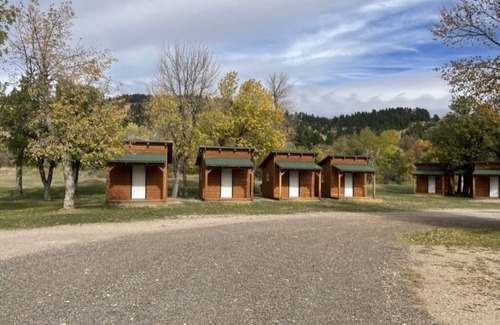 Sturgis Cabin | Sturgis SD. Camping Cabin with 2 Full Size Futons in Beautiful Blackhills