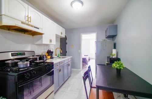 The Heights Apartment | Style and Comfort - 2BR apt near New York City