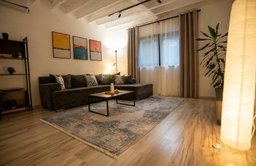 City Center Apartment | Style and Shine Sunrise Apartment