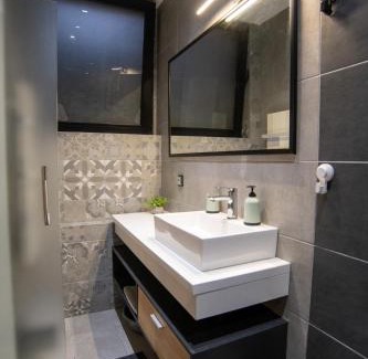 City Center Apartment | Style and Shine Sunrise Apartment