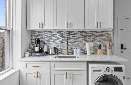 West New York Apartment | Style & Comfort 3 Rooms -15 min from NYC