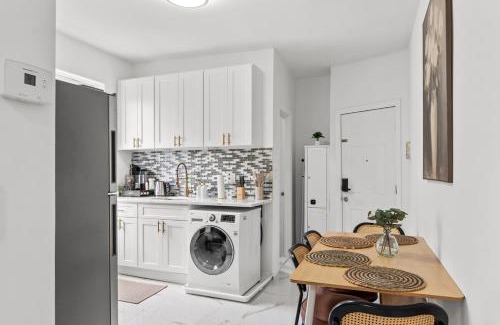 West New York Apartment | Style & Comfort 3 Rooms 15 min from NYC