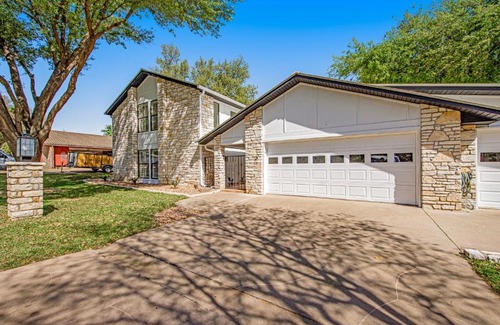 Horseshoe Bay House | Style & Shade