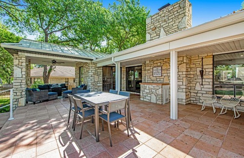 Horseshoe Bay House | Style & Shade