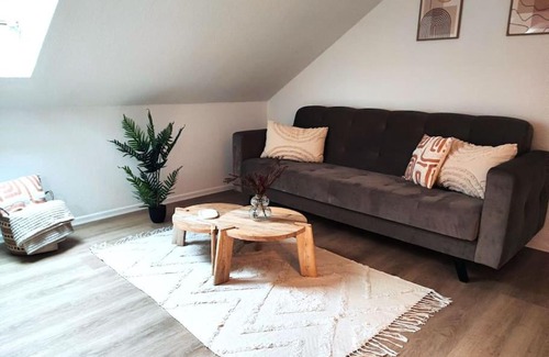 Andreasvorstadt Apartment | Stylische Altstadtwohnung - Netflix - Smart TV - Schlafsofa für 3 Personen