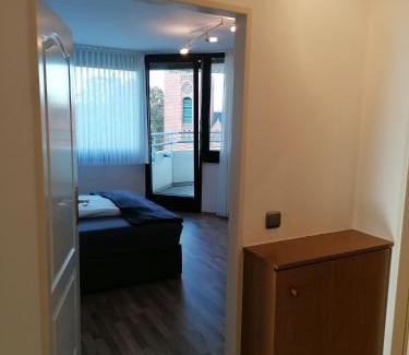Wiesdorf Apartment | Stylisches kleines Studio -Zentral gelegen in Leverkusen Wiesdorf - Friedrich Ebert Platz 5a , 4te Etage mit Balkon-Kaution Pflicht-