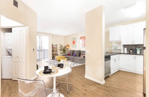 Marina del Rey Apartment | Stylish 1 bdr apartment in the heart of MDR