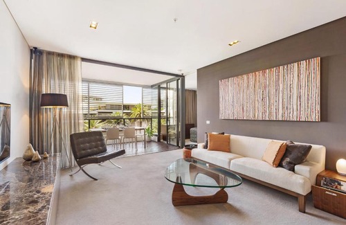 Camperdown Apartment | Stylish 1 bdrm Camperdown - Car park, Gym & Pool