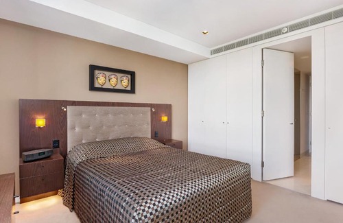 Camperdown Apartment | Stylish 1 bdrm Camperdown - Car park, Gym & Pool