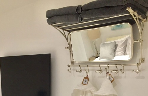 Henley Apartment | Stylish 1 Bed Apartment outskirts of Henley on Thames RG9