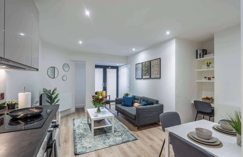 Barnt Green Apartment | Stylish 1 bed apartment in Central Solihull
