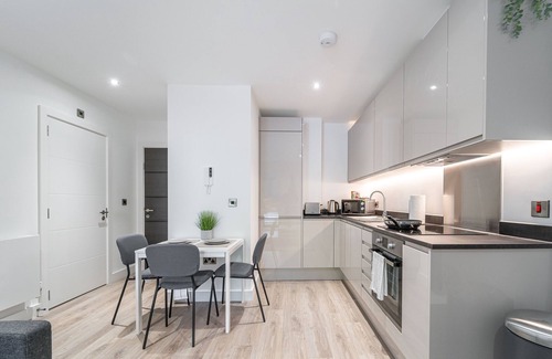Barnt Green Apartment | Stylish 1 bed apartment in Central Solihull