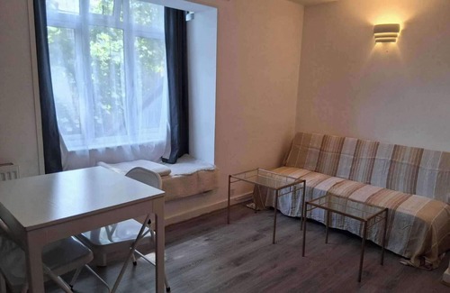 Coldharbour Apartment | Stylish 1 Bed Apartment