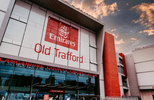 Trafford Apartment | Stylish 1-bed Apt - Sleeps 4 - Parking - Wifi