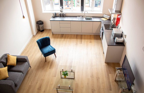 West Bromwich Apartment | Stylish 1 Bed Duplex APT- West Bromwich