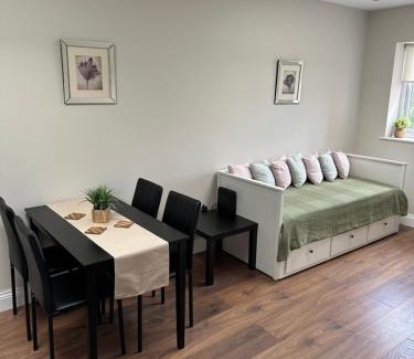 Ealing Apartment | Stylish 1-Bed Flat