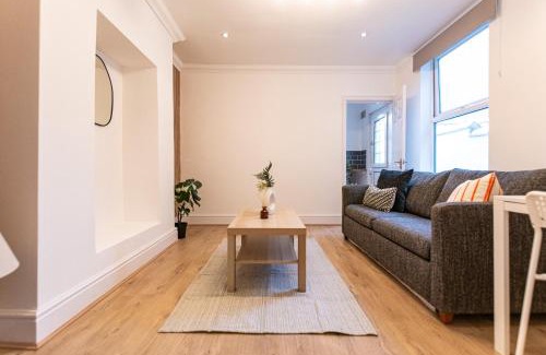 Liverpool Apartment | Stylish 1-Bed Flat in Liverpool by 53 Degrees Property, Ideal for Business & Long-Term Stays!