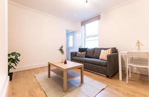 Liverpool Apartment | Stylish 1-Bed Flat in Liverpool by 53 Degrees Property, Ideal for Business & Long-Term Stays!