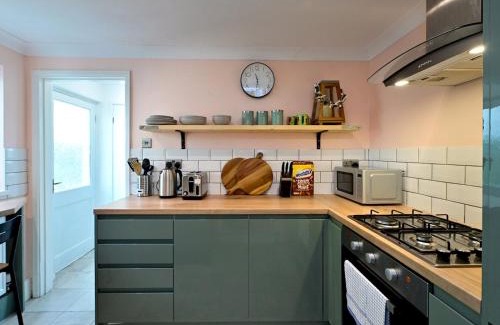Pontcanna Apartment | Stylish 1-Bed Flat w Garden in Leafy Pontcanna Pass the Keys