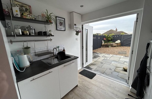 Grimsby Apartment | Stylish 1-bed Studio in Humberston, Cleethorpes