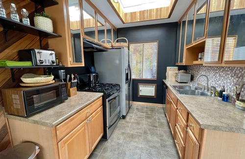 Silver Strand Apartment | Stylish 1-bedroom, Just Steps to Beach in Marina del Rey Peninsula