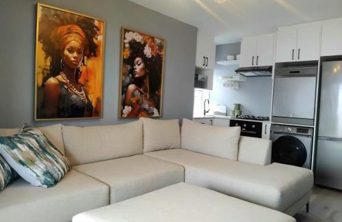 Mossel Bay Apartment | Stylish 1 Bedroom Apartment with Beautiful Sea View